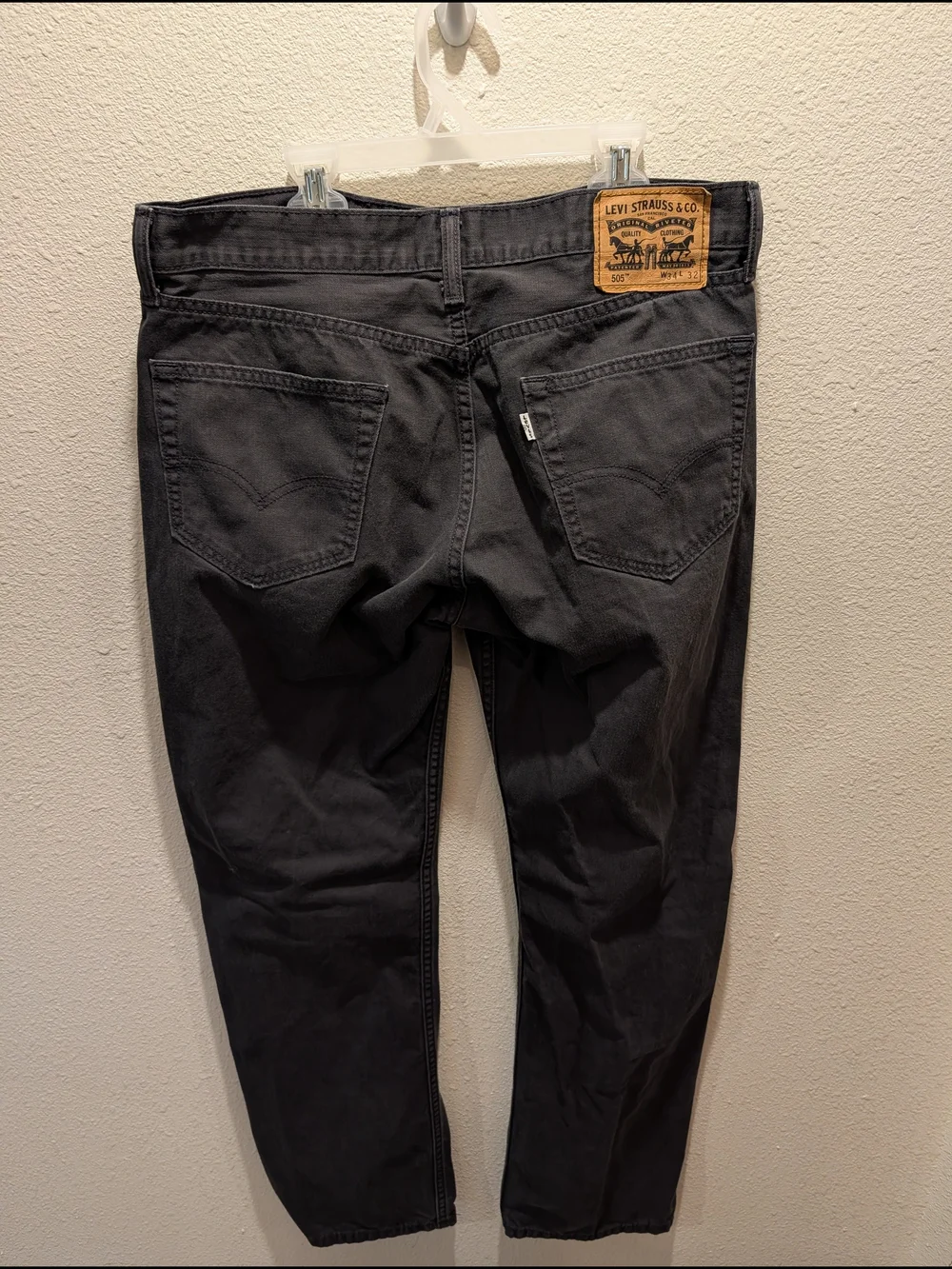 Levi's Men's Charcoal Straight-Leg Jeans